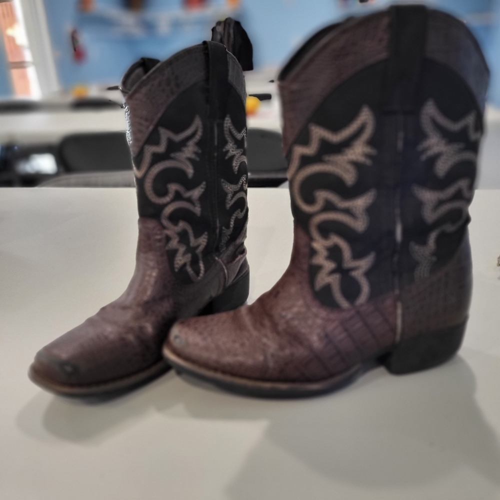 Youth cowboy boots